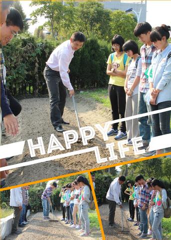 老师与同学一起享受播种的欢乐时光